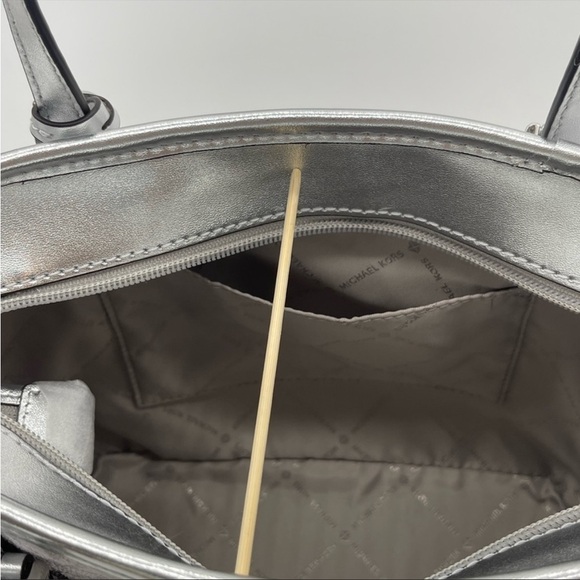 Michael Kors JST Xsmall Top Zip Tote Bag - Picture 11 of 13